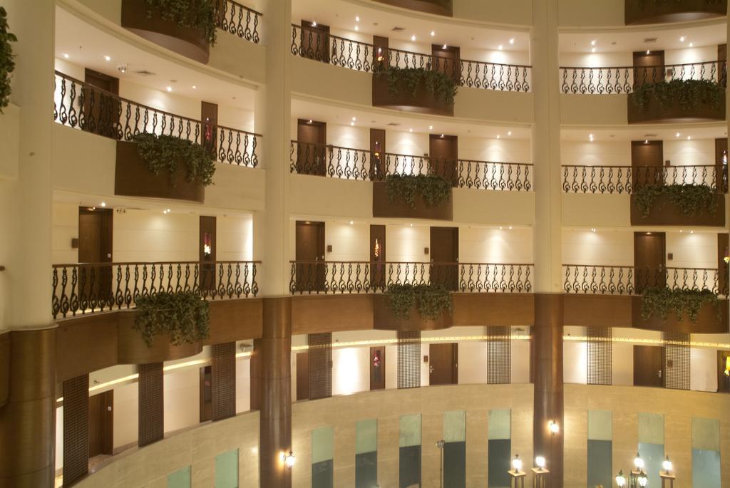 Savoy Suites Greater Noida Dış mekan fotoğraf