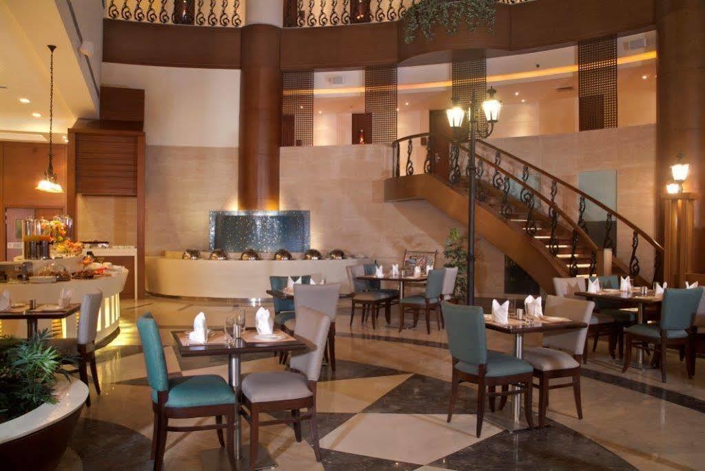 Savoy Suites Greater Noida Dış mekan fotoğraf