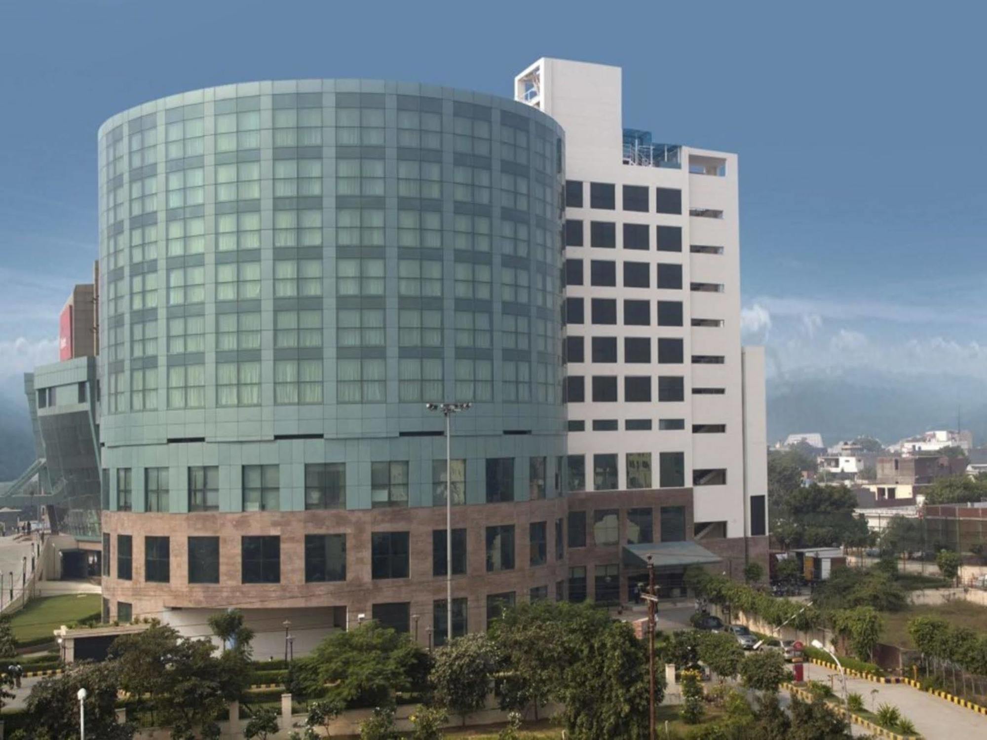 Savoy Suites Greater Noida Dış mekan fotoğraf