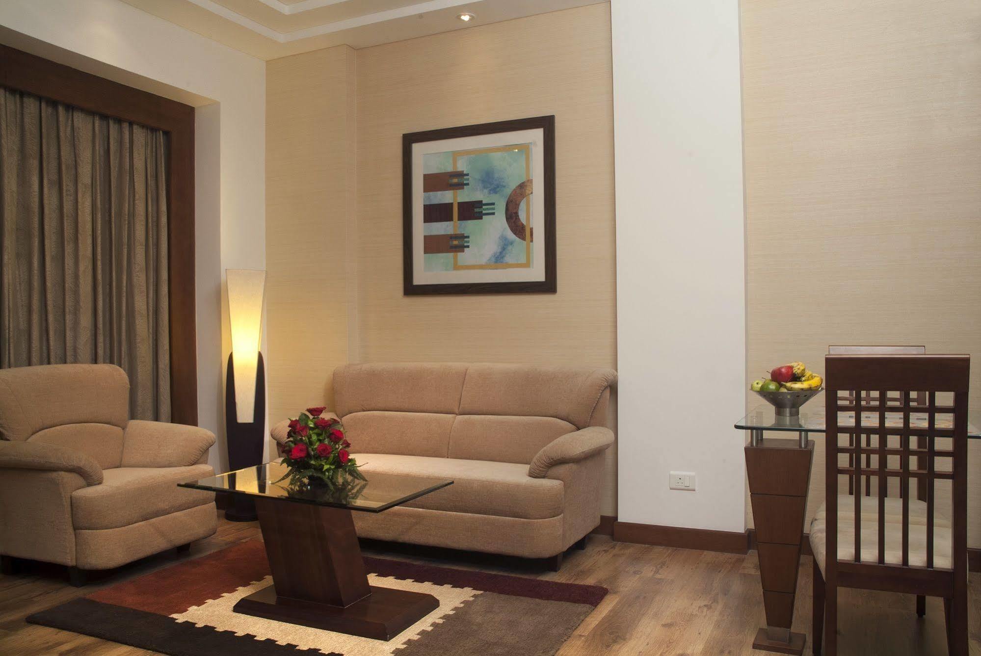 Savoy Suites Greater Noida Dış mekan fotoğraf