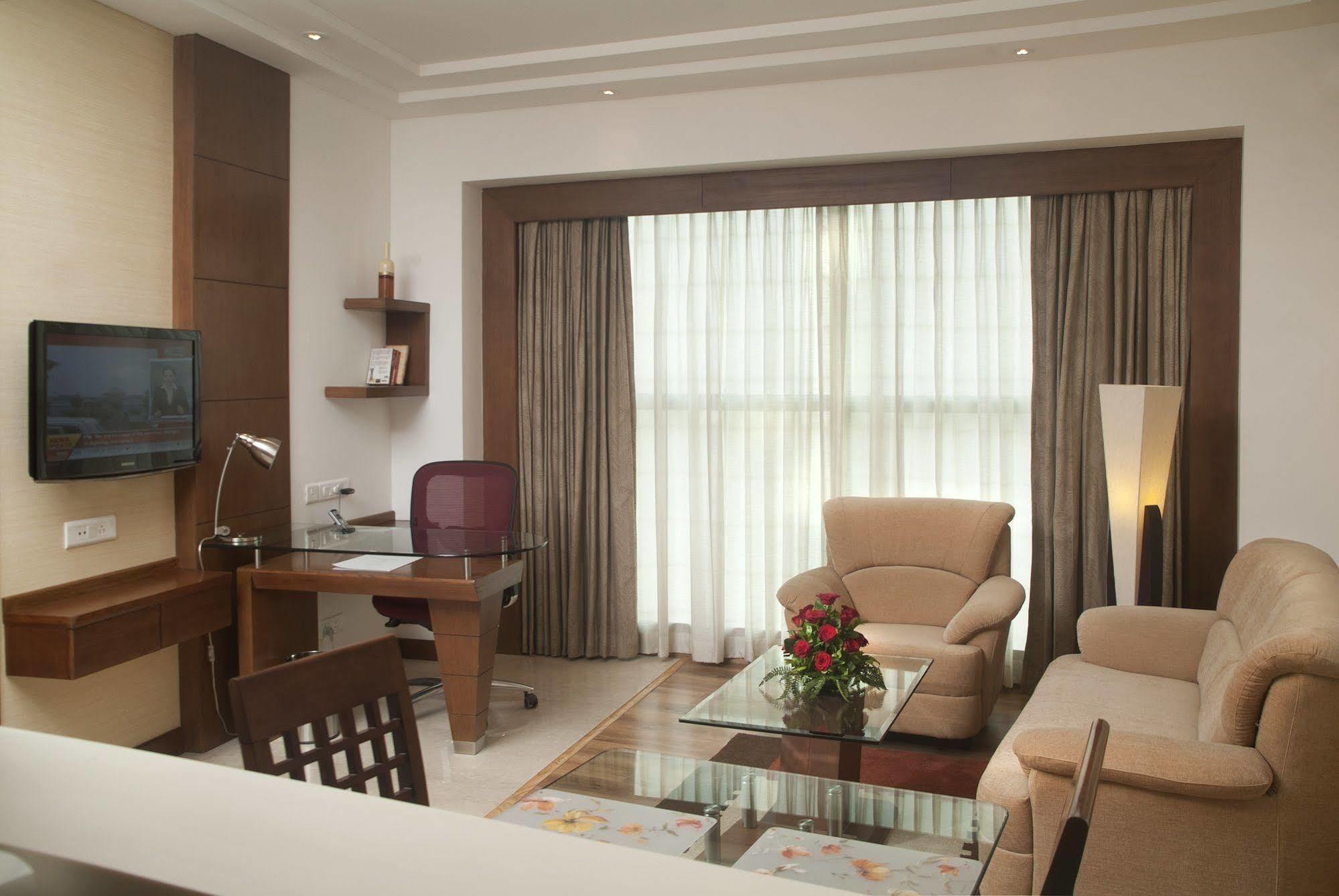 Savoy Suites Greater Noida Dış mekan fotoğraf