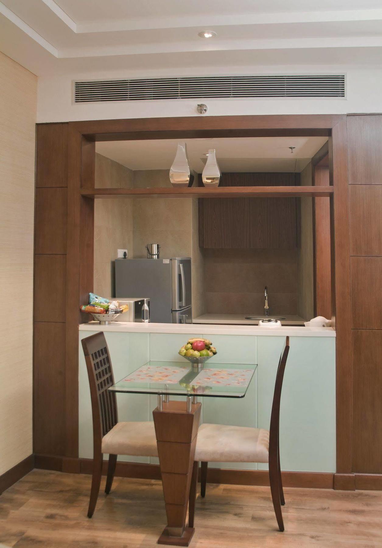 Savoy Suites Greater Noida Dış mekan fotoğraf