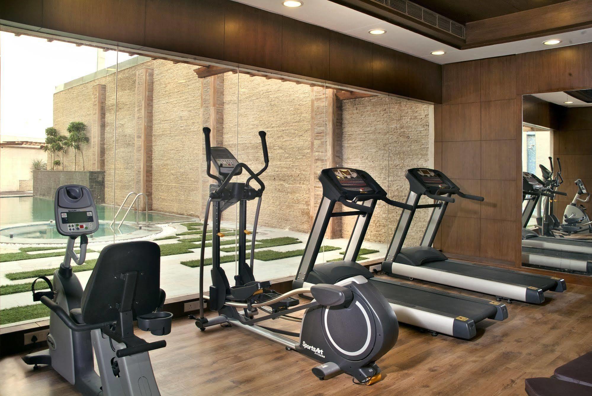 Savoy Suites Greater Noida Dış mekan fotoğraf
