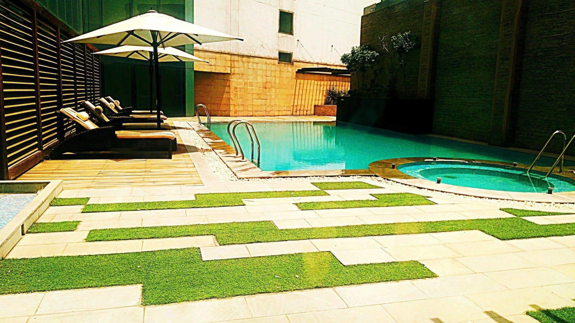 Savoy Suites Greater Noida Dış mekan fotoğraf